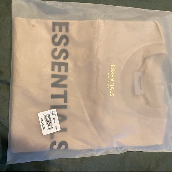 ESSENTIALS T-Shirt - Picture 2 of 4